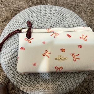 Brand new coach wristlet